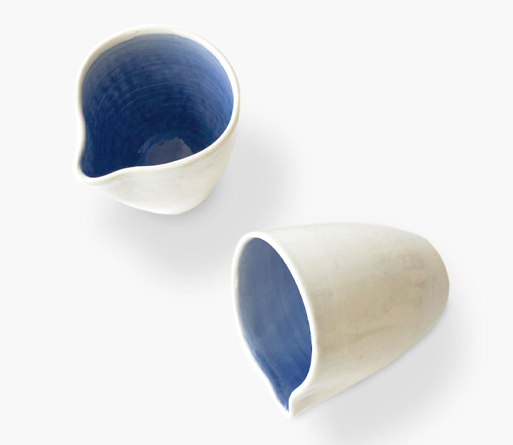 Gobelet en porcelaine peint à la main - Bougie à massage eucalyptus + lavande – Image 2