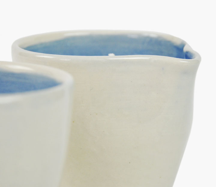 Gobelet en porcelaine peint à la main - Bougie à massage eucalyptus + lavande – Image 3